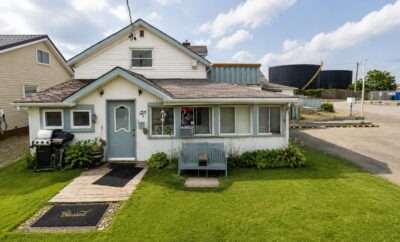 A – 125 Bessie St – Studio Beachfront